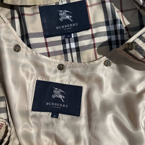 ❌SOLD❌ Burberry Trench Coat - Picture 16 of 16